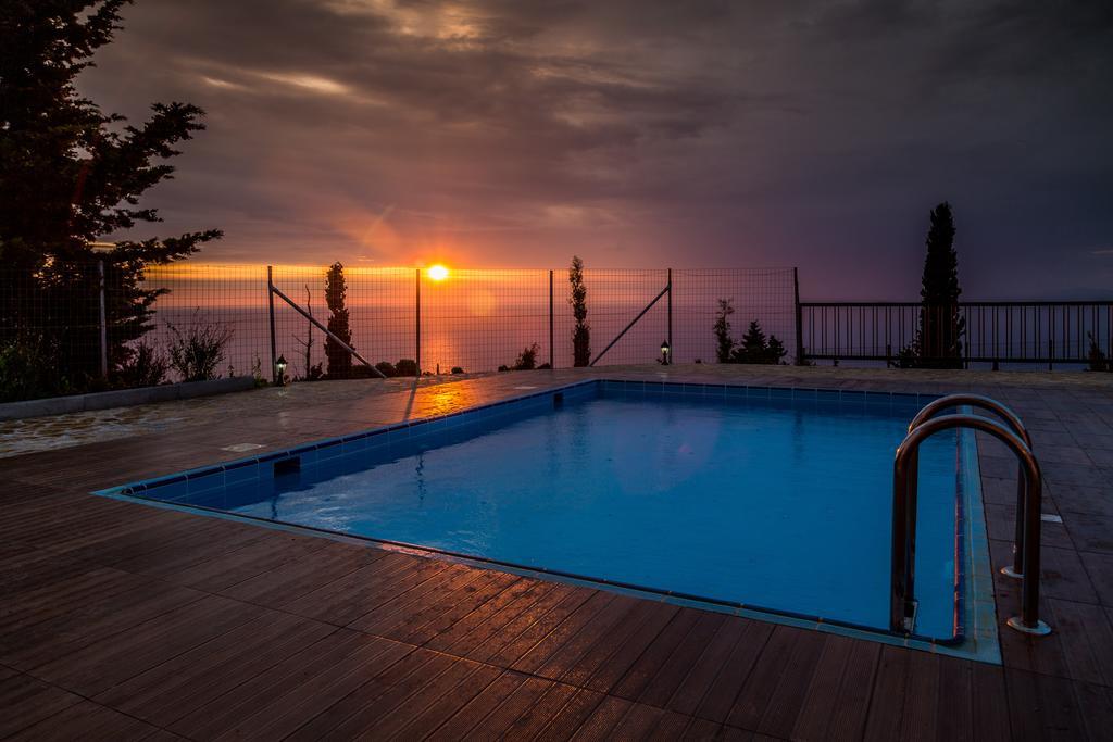 Villa Vera Áyios Nikítas Rum bild