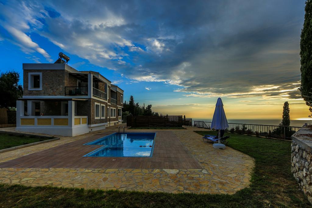 Villa Vera Áyios Nikítas Rum bild