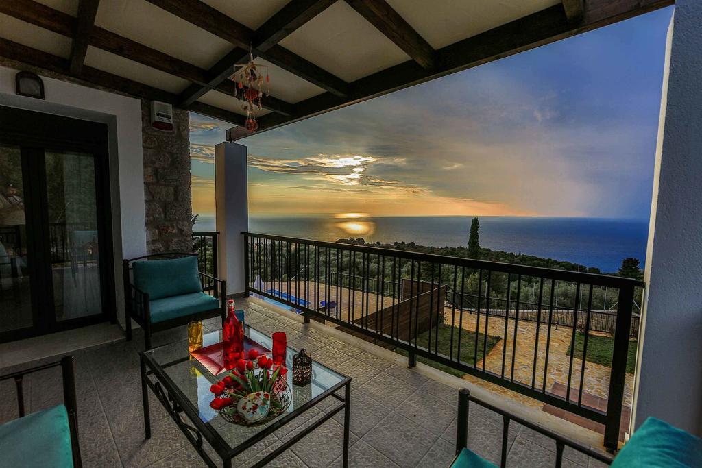Villa Vera Áyios Nikítas Rum bild