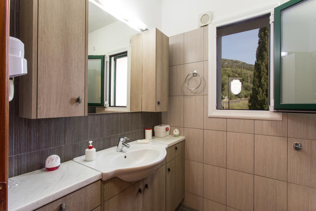 Villa Vera Áyios Nikítas Exteriör bild
